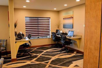 Express & By Ihg 2*